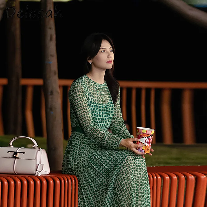 

Delocah Fashion Design Women's Round Neck Chest Fold Green Printed Medium Long Sleeve Large Swing Slimming Elegant Dress