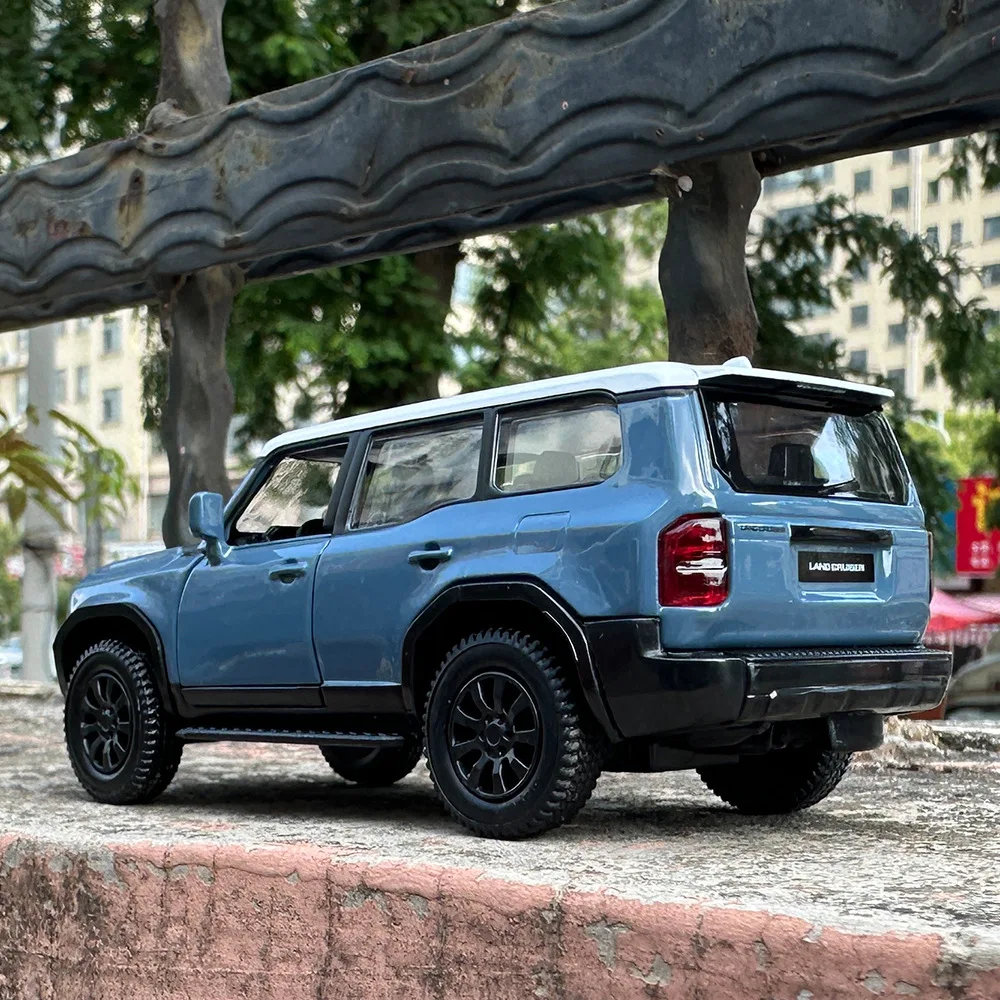 

1: 36 Toyota Land Cruiser Alloy Car Model, Power Back Door Opening Simulation, Off road Vehicle, Jeep