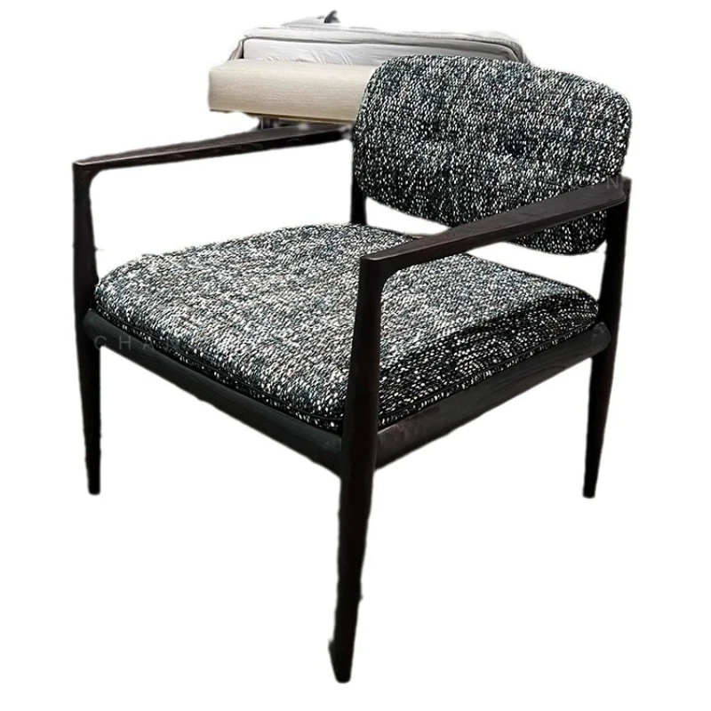 

Italian minimalist postmodern minimalist fabric leisure chair designer living room solid wood reception leisure chair single