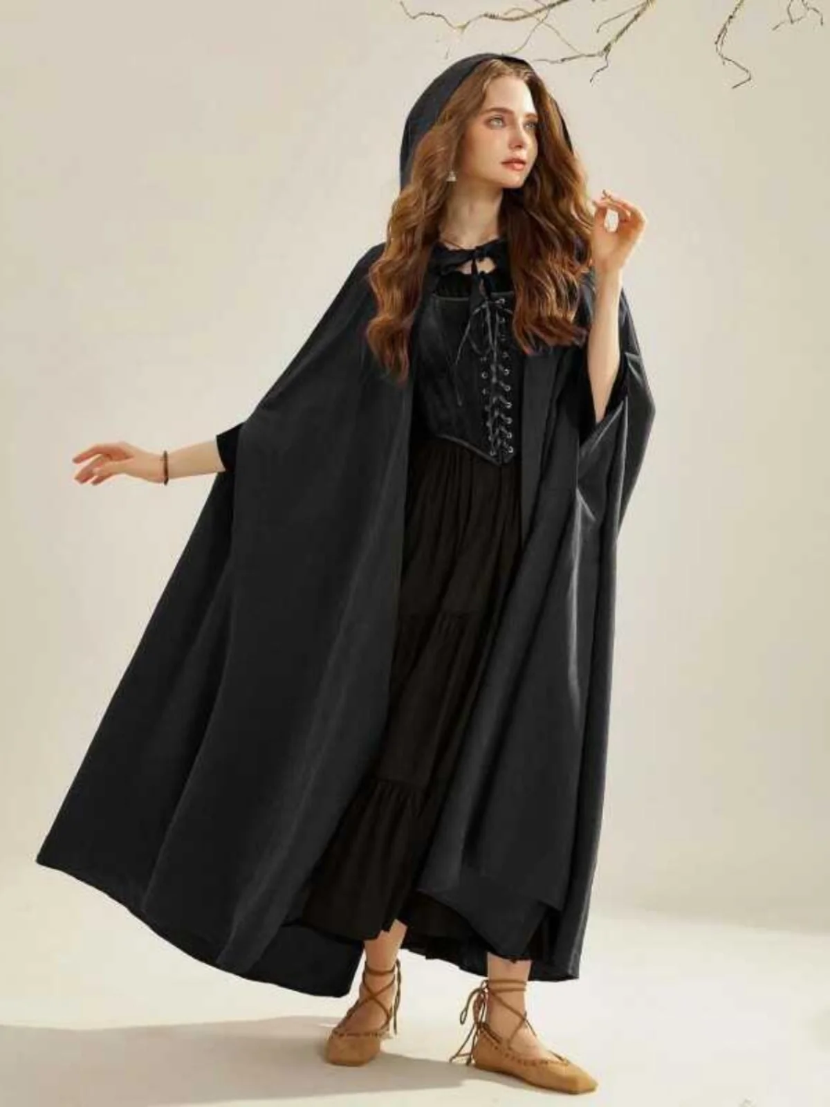 

Новый длинный плащ с капюшоном и ручкой для женщин, пальто для выступлений на Хэллоуин, полиэстер, осенний сезон