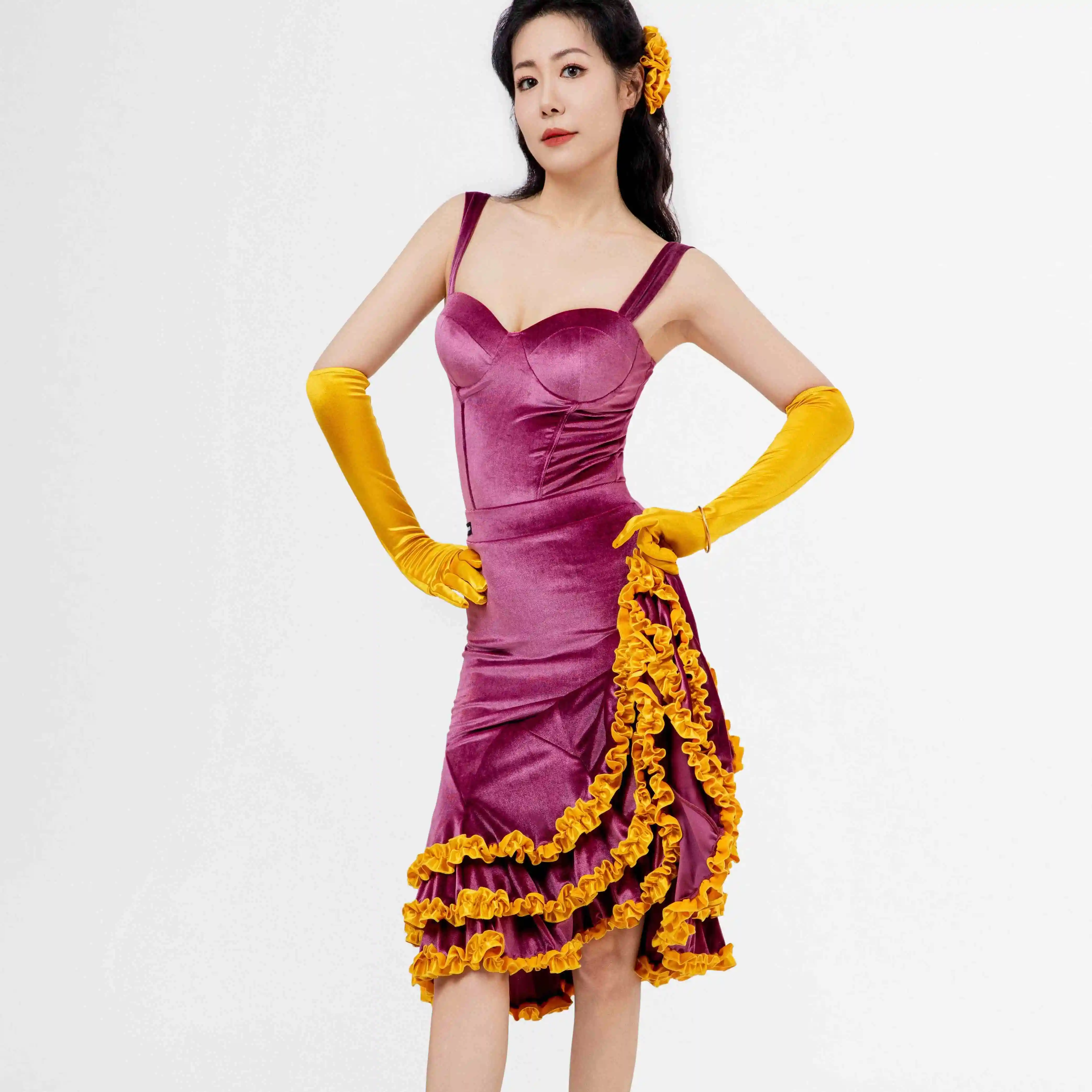 Vêtements de concours de danse latine pour femmes, hauts en velours, jupe à volants, Rumba Cha Cha Tango, robe de danse, Costume de spectacle DNV24700