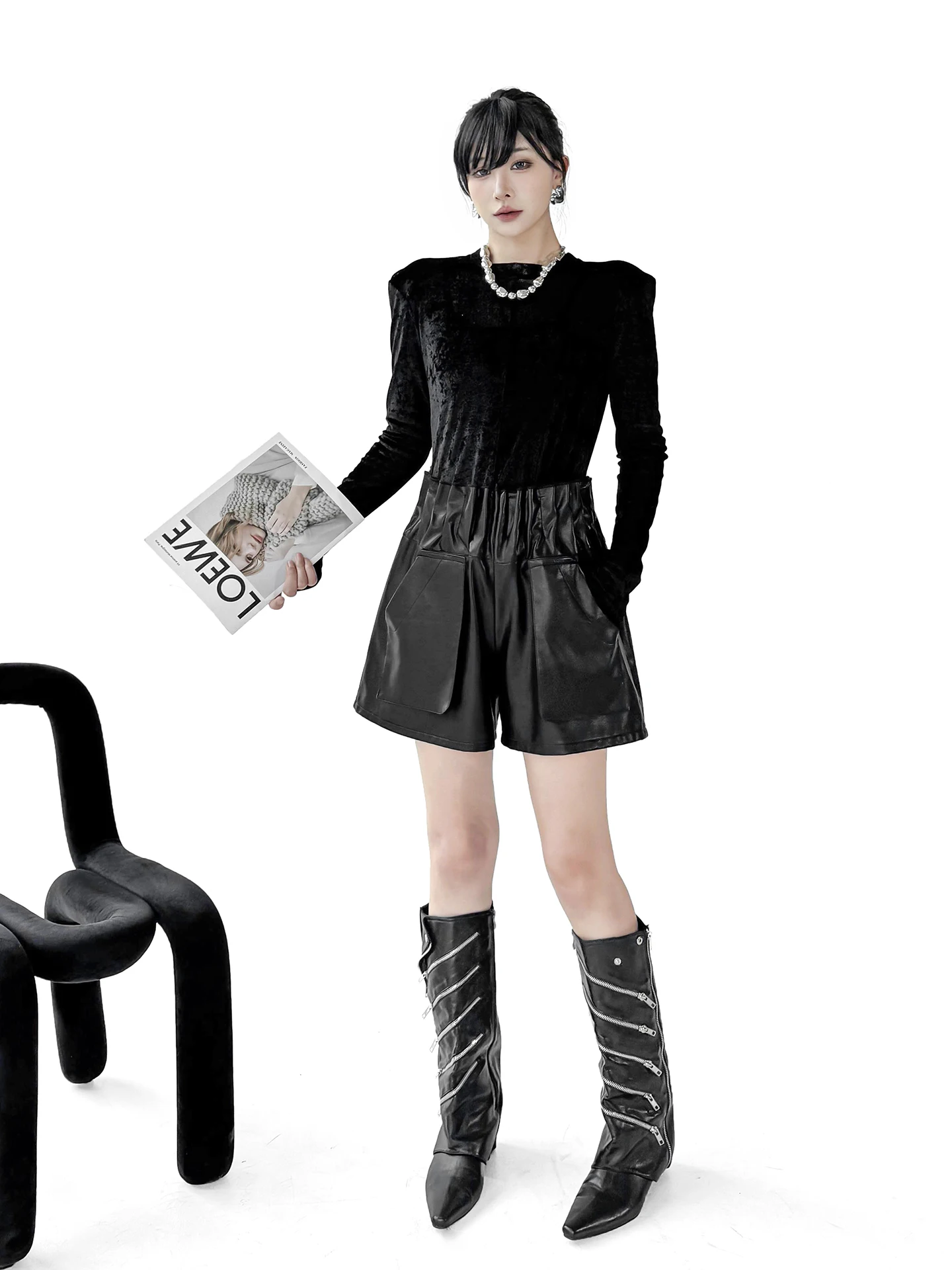 Fashionable PU Leather Pleated Wide Leg Pants Women's High Waist Elastic Waist Slimming Shorts Casual Style Autumn 2026