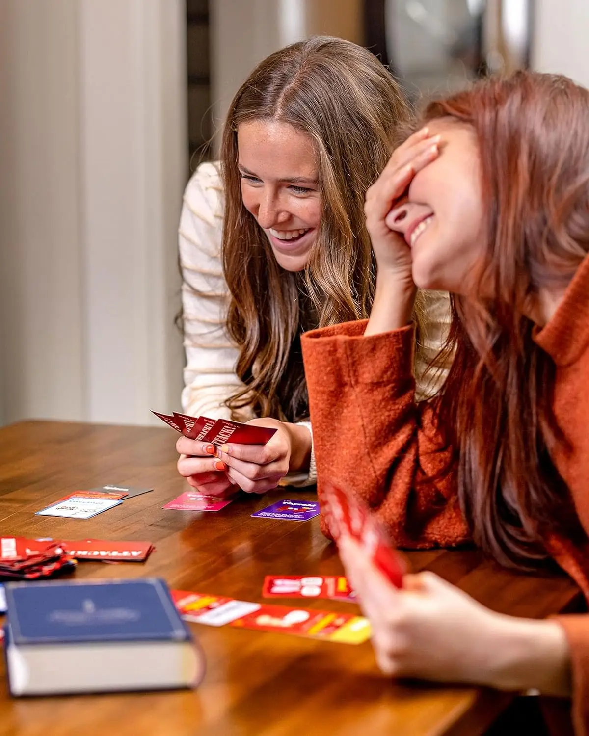 The Awkward Yeti Organ Attack! Card game, a family fun game suitable for children and adults - fun poker, suitable for playing n