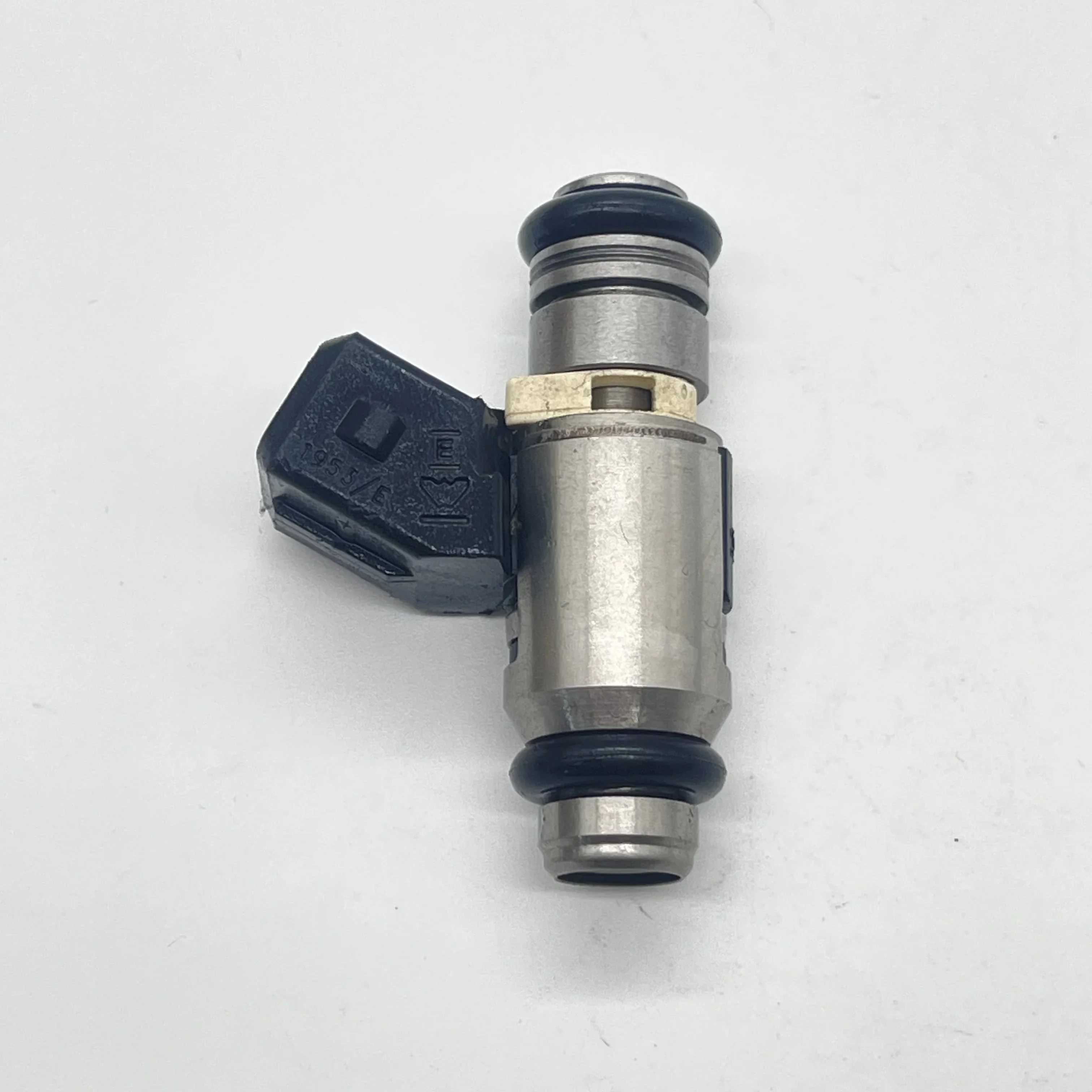 FUEL INJECTOR For Fiat Punto Mk2 1.2 Seicento 1.1 8v PETROL 71729224 71718655 IWP 095 IWP095 IWP-095 46791211