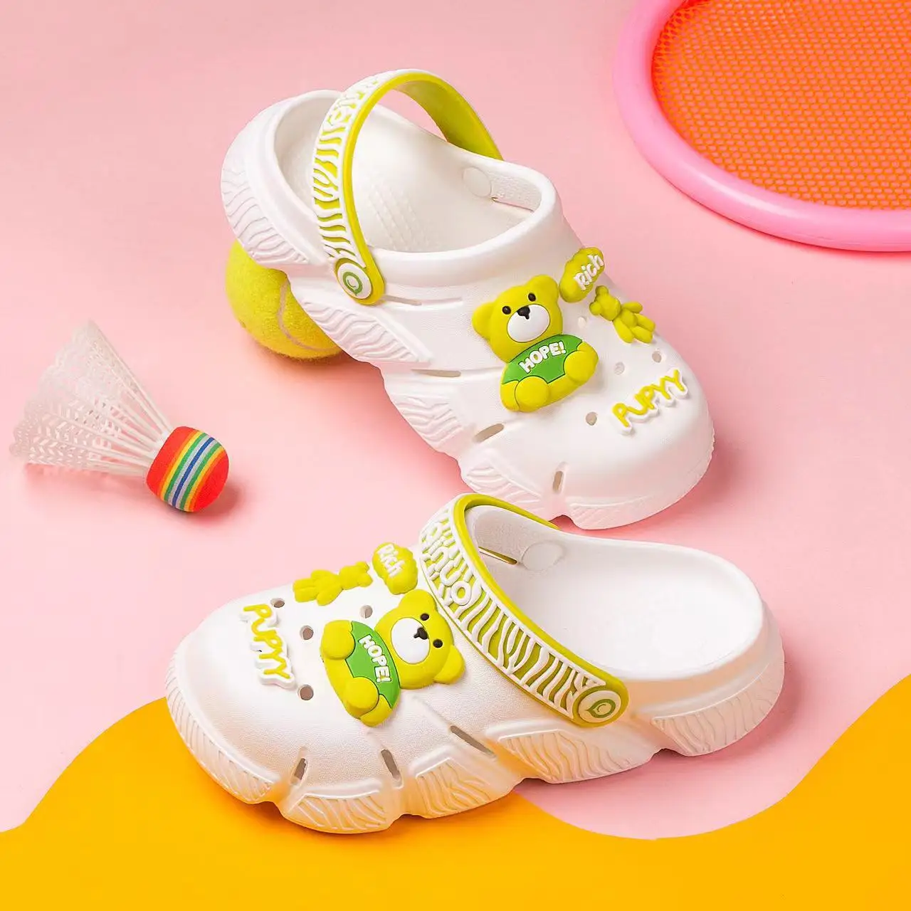 

2024 Women Sandal Outdoor Beach Slippers Safety Closed Toe Mule Clogs Cute Bear Non-slip Garden Shoes EVA Couple Slippers Slides