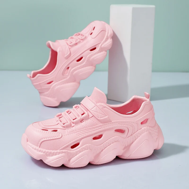 A pair of children's breathable open-toe chunky slides, adjustable strap non-slip beach walking daily shoes SX-A2128
