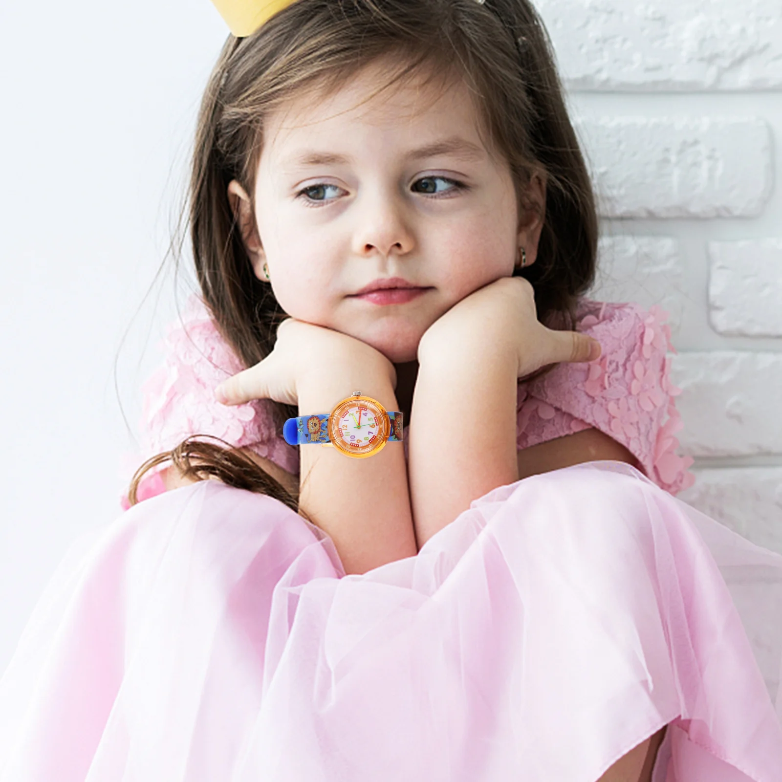 قطعة واحدة من ساعة كارتون بحركة كوارتز دقيقة وحزام مريح وتصميم رائع هدية مثالية لعيد الميلاد