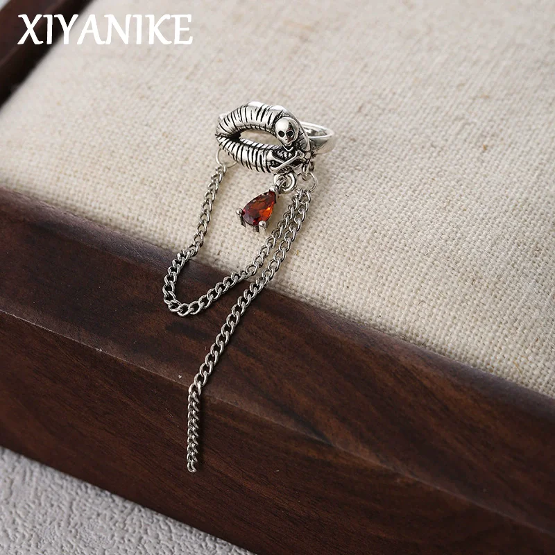 Xiyanike Goth Schedel Ketting Kwastje Rode Zirkoon Geen Gat Oor Bot Clip Oorbellen Voor Vrouwen Mode Nieuwe Sieraden Gift Party Straat