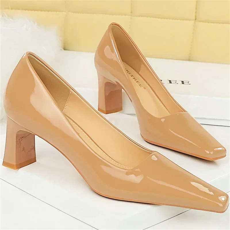 Vrouwen 6Cm Hoge Hakken Pumps Ondiepe Vierkante Neus Glanzend Helder Lakleer Blok Lage Hakken Dame Blauwgroene Bordeauxrode Nude Schoenen