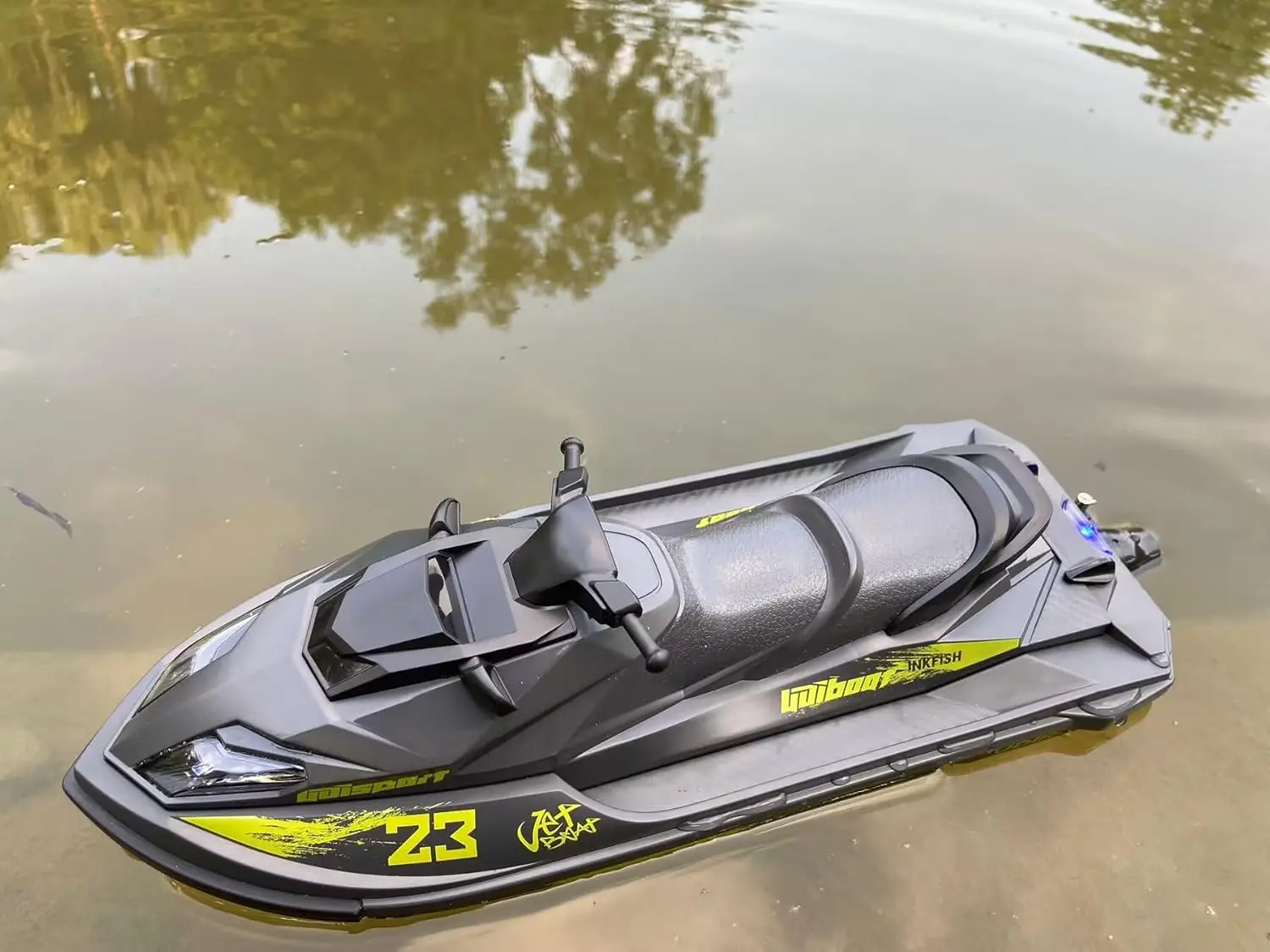 33CM RC Jet Kayak with a Speed of 20 kilometers per Hour, Equipped with 7.4V 2000mAh 14+Front and Rear Lights, Suitable for Lake