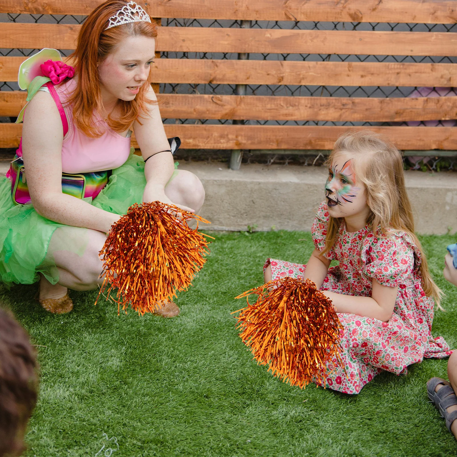 

10Pcs Durable Cheerleading Pom Poms Lightweight Portable Handheld Perfect for Sports Competitions Cheering Squad Supplies