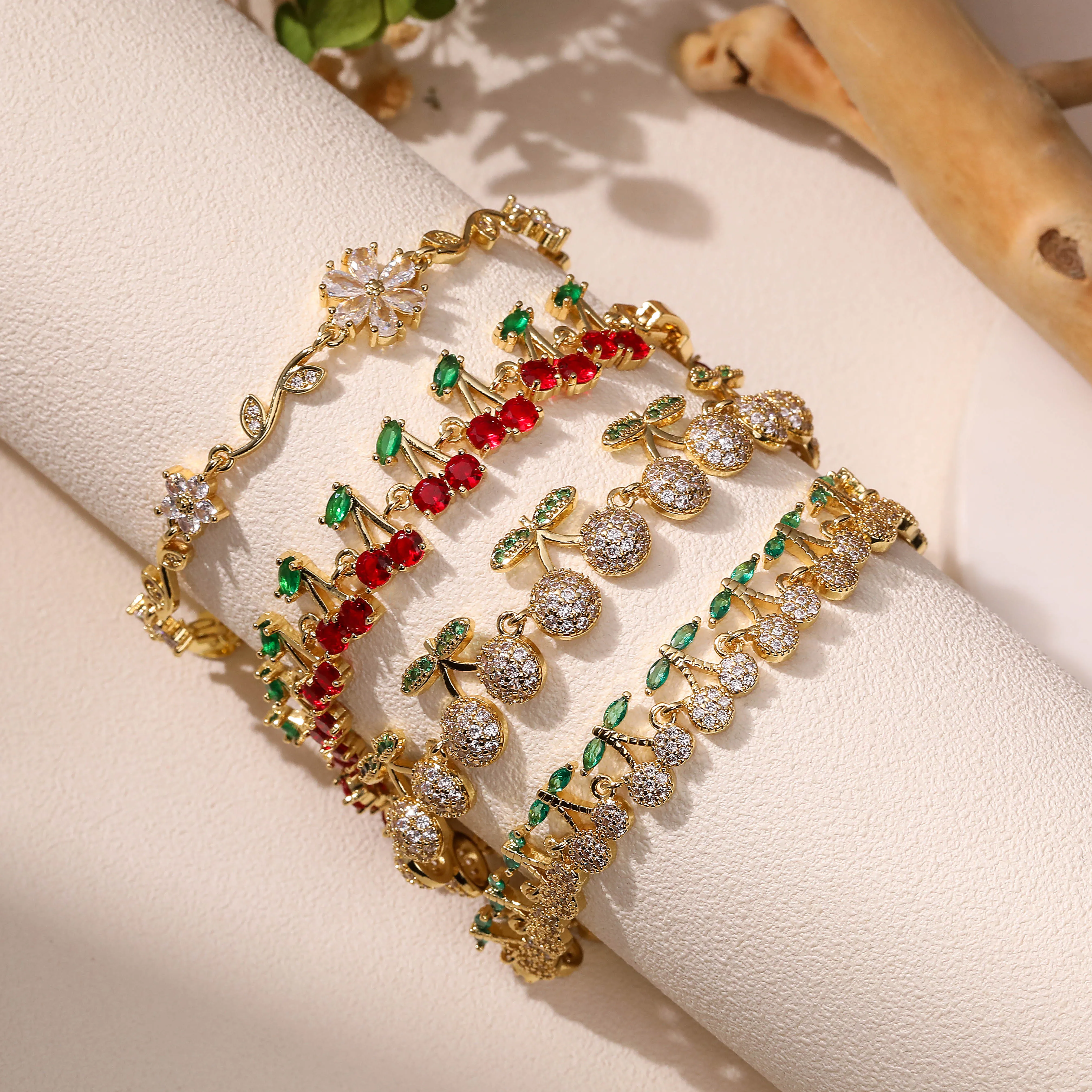 18K Gold Plated Brass Sweet and Cute Splicing Adjustable Cherry Flower Zircon Bracelet for Women's Jewelry Birthday Gift 1 Pcs