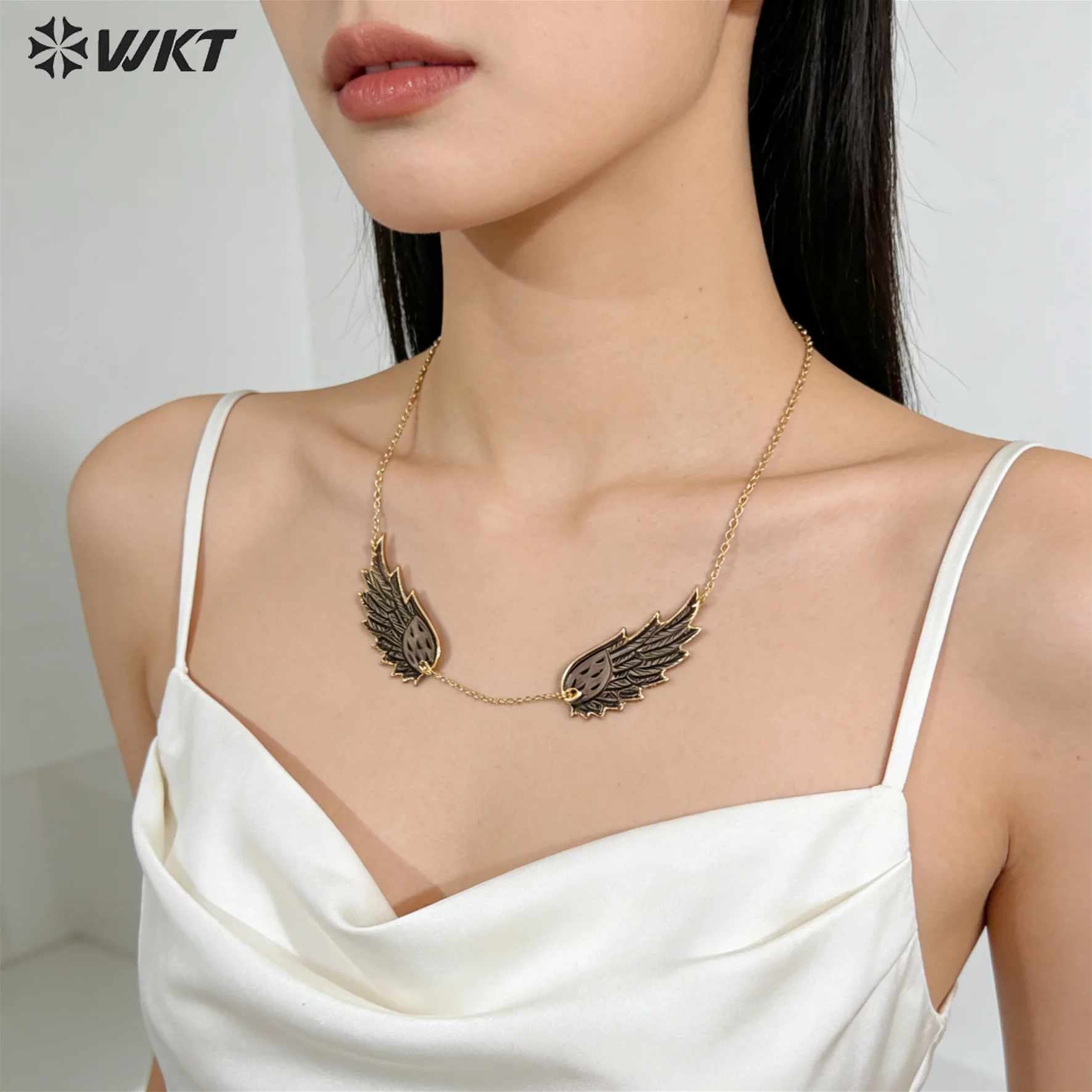 WT-JN385 Unique Style Feather Wings Natural Grey White And Yellow Shell Fine 16 Inch Short Collar Chain Necklace