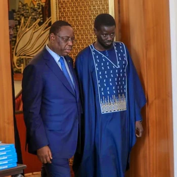 เสื้อผ้าแอฟริกันสำหรับผู้ชายชุดปักลาย Bazin Riche กางเกงชั้นในสำหรับผู้ชาย3ชิ้น