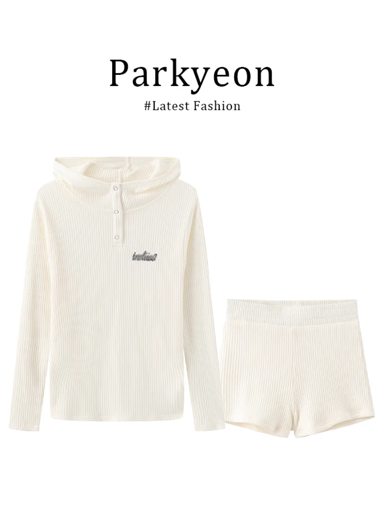 

Korean Style Casual Sporty Long Sleeve Slim Fit Knitted Top Shorts Two Piece Set Women Spring Summer Fashion Ensemble