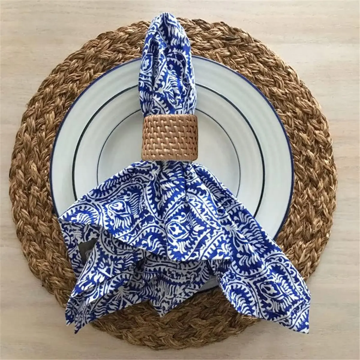 NEW 4pcs Woven Rattan Napkin Rings Set Handmade Natural Wicker Napkin Rings Napkins Holder for Party Banquet Dinner