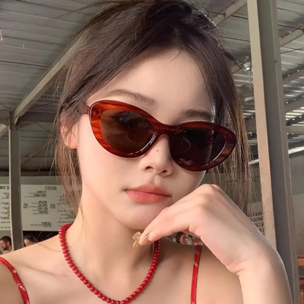 New Fashion Cat Eye Sunglasses Vintage Women Men Stripes Frame Sun Glasses Summer Female Shades Eyewear Uv400 Eyewear