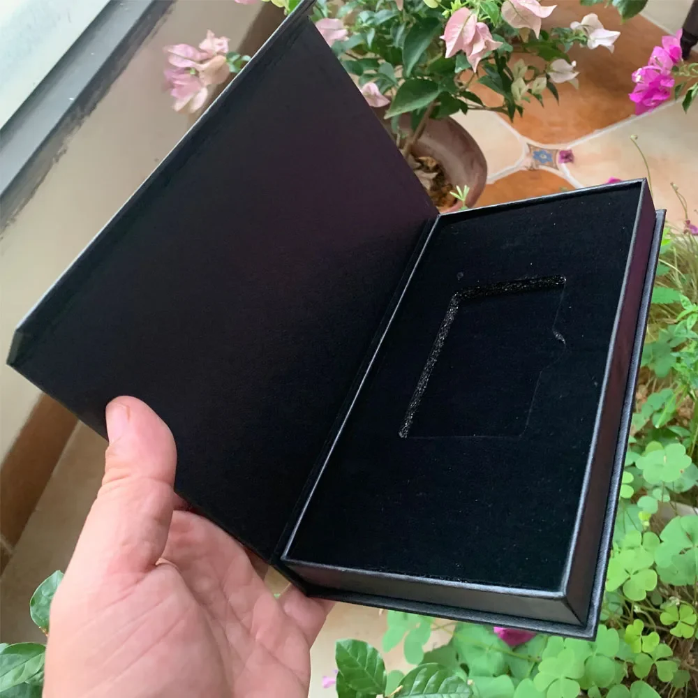 

Новый стиль, роскошный индивидуальный дизайн логотипа, серебряная фольга, NFC, металлическая коробка для кредитных карт, внутренний держатель из ЭВА, упаковка подарочной карты для продвижения