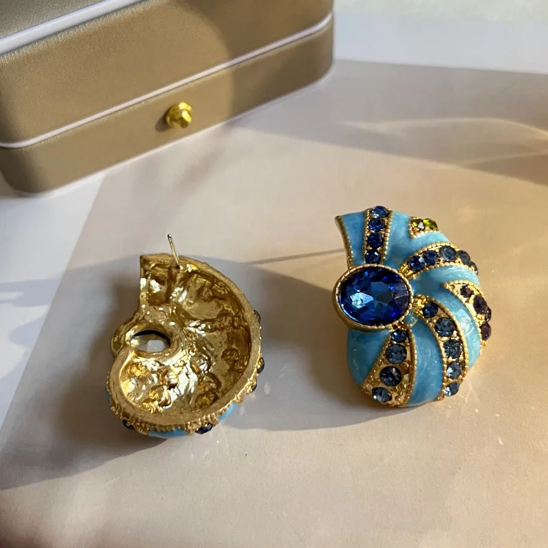 Mittlere alte Golds chnecke Tropfen Glasur Ohrringe Retro übertriebene Persönlichkeit modische Silber Nadel Ohrringe auf Lager