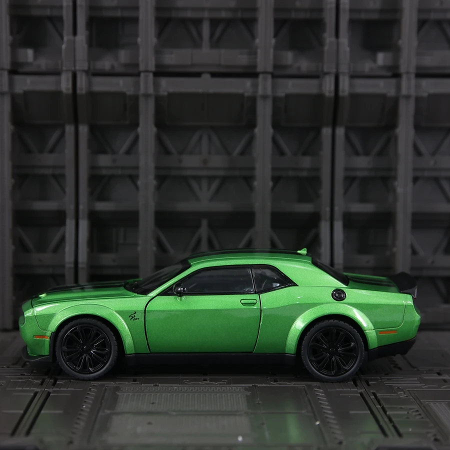 1:22 Dodge Hellcat SRT liga modelo de carro supercar porta de carro de brinquedo infantil e porta do capô do motor pode ser aberto