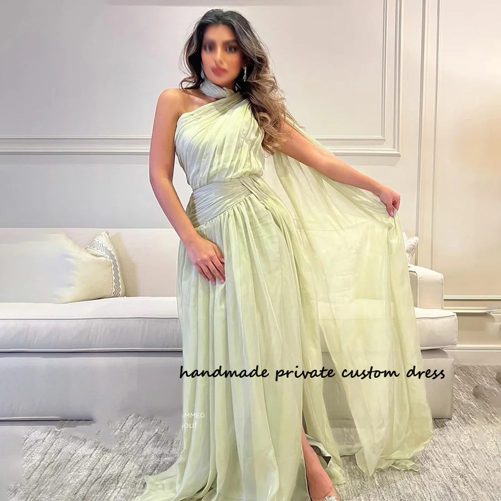 

Green Organza One Shoulder Evening Dresses Side Split Saudi Arabic Prom Party Dress with Cape Long Dubai Women Formal Gowns