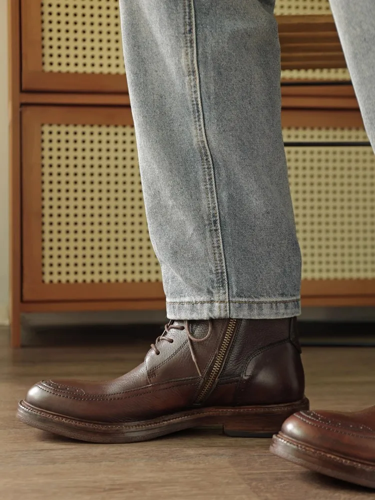 جديد ريترو الرجال مريحة جلد طبيعي حذاء من الجلد جلد البقر جولة تو منصة الأزياء اليدوية بلون عالية أعلى الأحذية