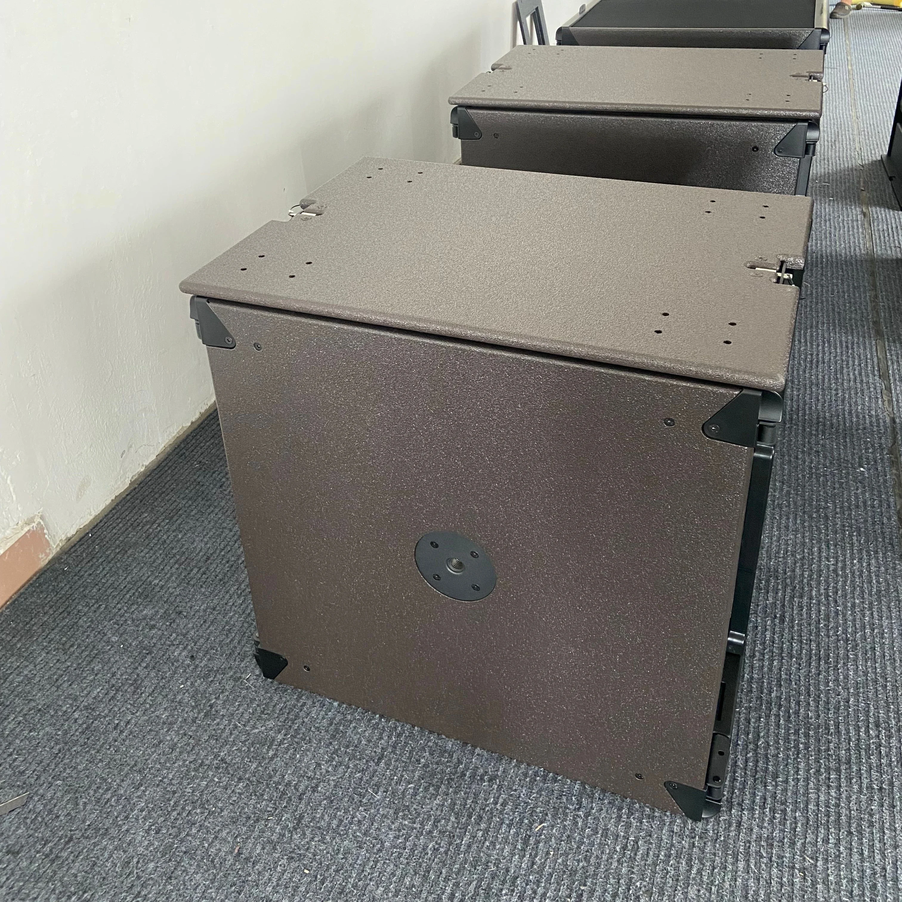 

Профессиональный сабвуфер Pro Audio LSB18 18 дюймов с неодимовым магнитом - 1200 Вт, для профессиональных звуковых систем, мероприятий в помещении и на открытом воздухе