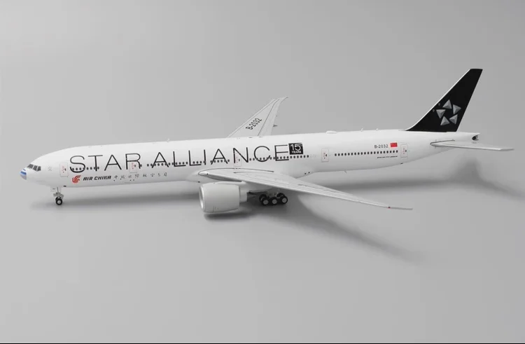 JC WINGS ダイキャスト 1/400スケール ボーイング 合金製模型飛行機 ボーイング B777-300ER B-2032 KD4102 飛行機のおもちゃ 男の子向けギフトボックス