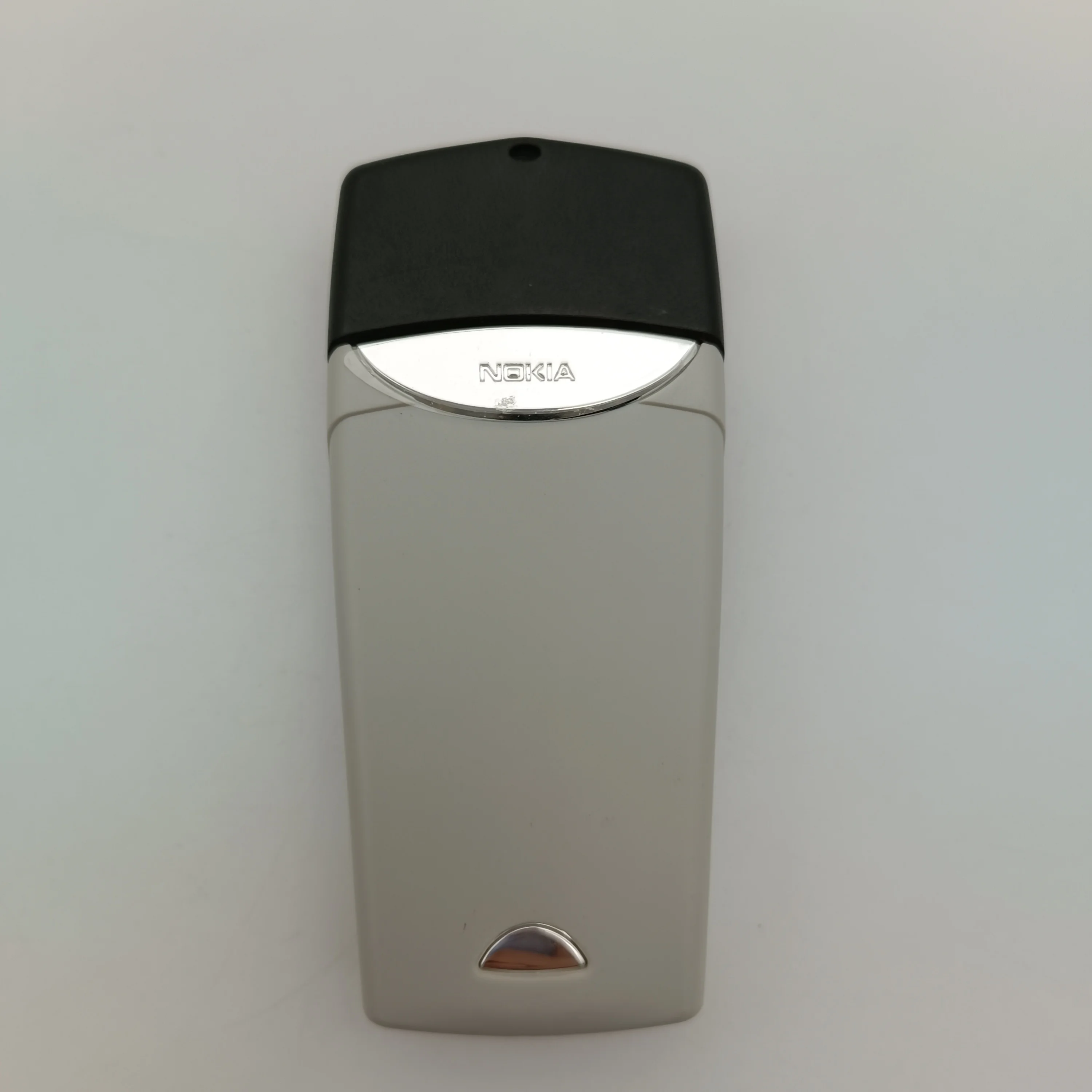 هاتف Nokia 8310 الأصلي مصنوع في فنلندا يدعم اللغة الإنجليزية بحالة جيدة