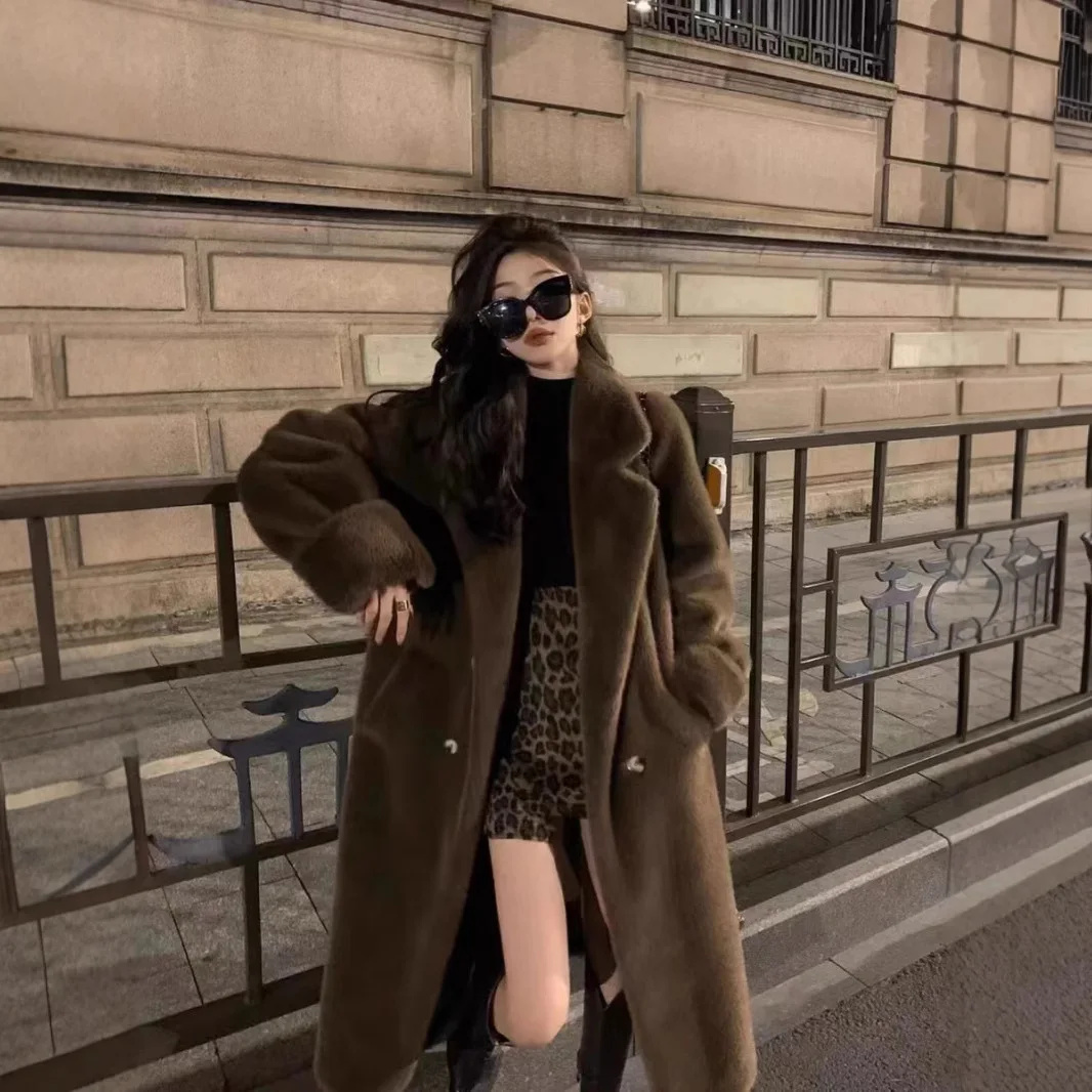 

Новая осенне-зимняя длинная толстая теплая волосатая мягкая шуба из искусственного лисьего меха женская элегантная роскошная шикарная пушистая куртка с воротником-стойкой 2025 Wh22