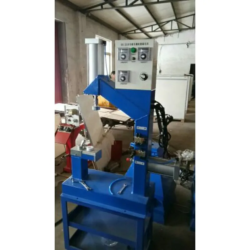 Tire vulcanizing machine, fully pneumatic multi-functional non-marking tire vulcanizing machine, tire repair tool