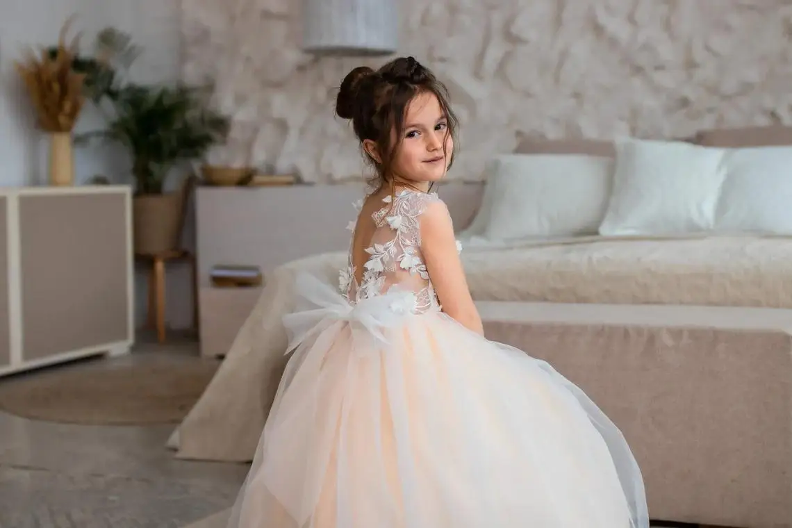 Robe de demoiselle d'honneur avec queue blanche en dentelle amovible, en tulle moelleux, tenue de mariage élégante pour première communion et anniversaire