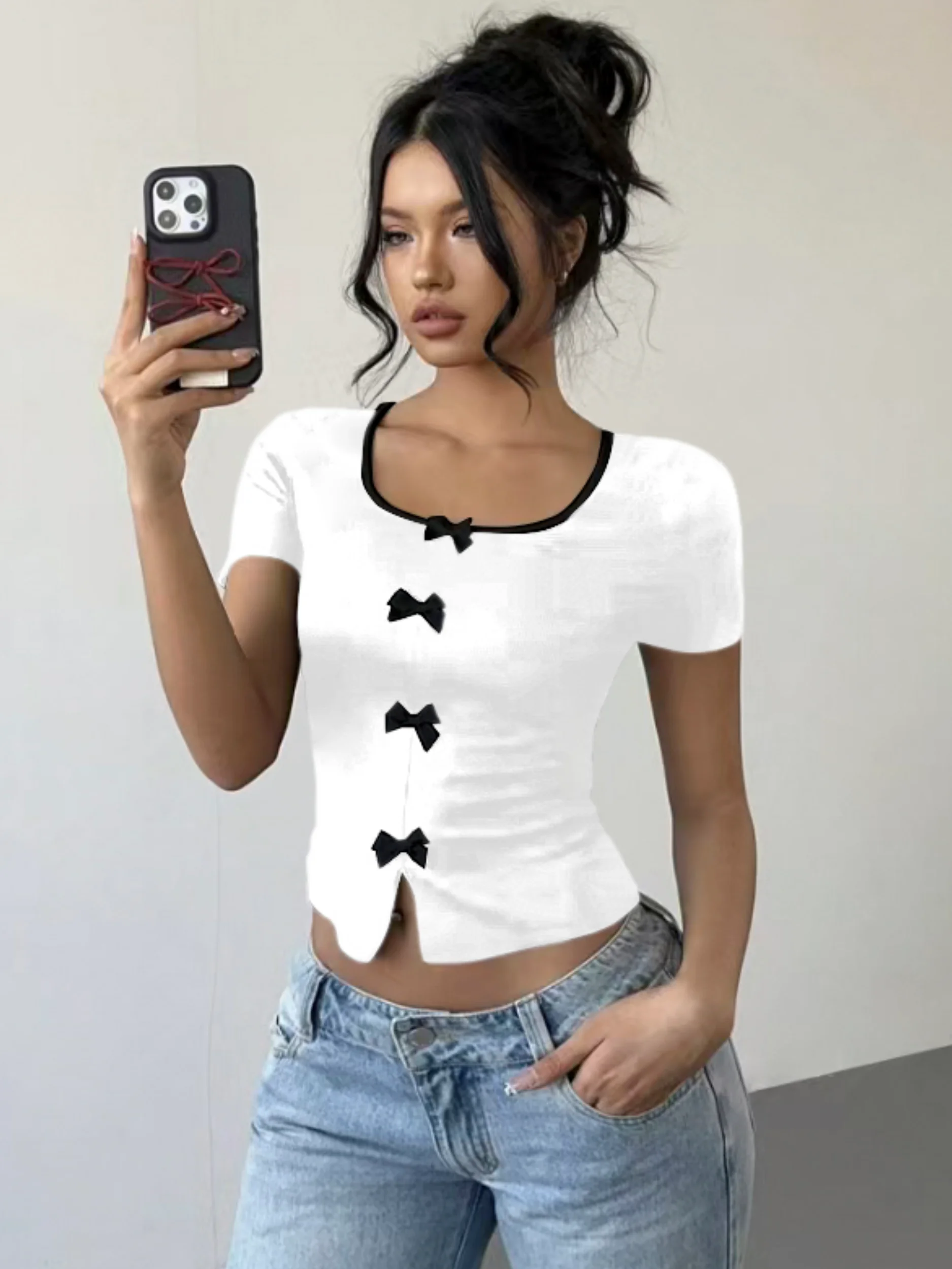 Maglieria leggera alla moda da donna, perfetta per la primavera e l'autunno, set di tre pezzi con t-shirt con dettaglio fiocco ed elegante