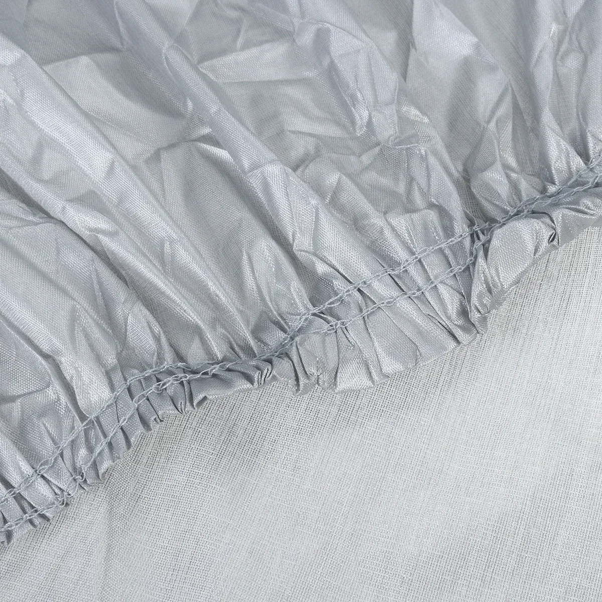 أغطية سيارات عالمية داخلية وخارجية M/L/XL/XXL مقاومة للرياح ومضادة للغبار والأشعة فوق البنفسجية والشمس والمطر والثلج حماية من الدفع الرباعي غطاء سيارة كامل فضي