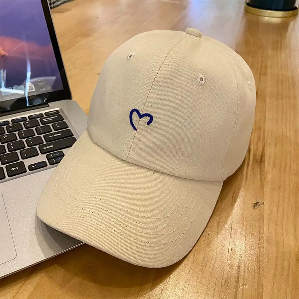 

Simple Tide Love Cotton Girl Baseball Caps Men Baseball Caps Couple Cap Peaked Cap Sun Hat Baseball Caps Heart Embroidery Caps