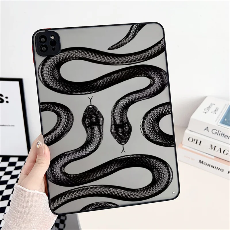 

Black Snake Spider Graphic Cover for iPad Air 4 5 7 8 9 10.2 10 th Generation 10.9 Pro 11 2018 12.9 2022 9.7 Mini 2 3 4 5 6 Case