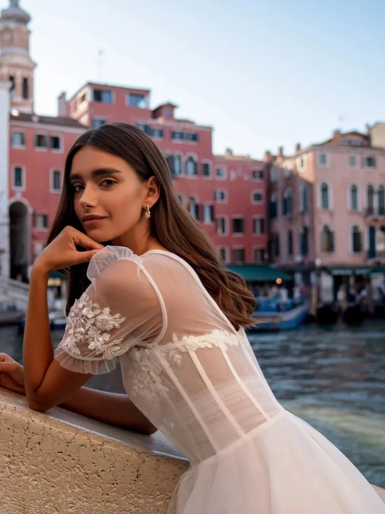 Vestido De novia De manga corta con cuello en V para playa, traje bohemio con apliques De encaje y cremallera, longitud hasta el suelo