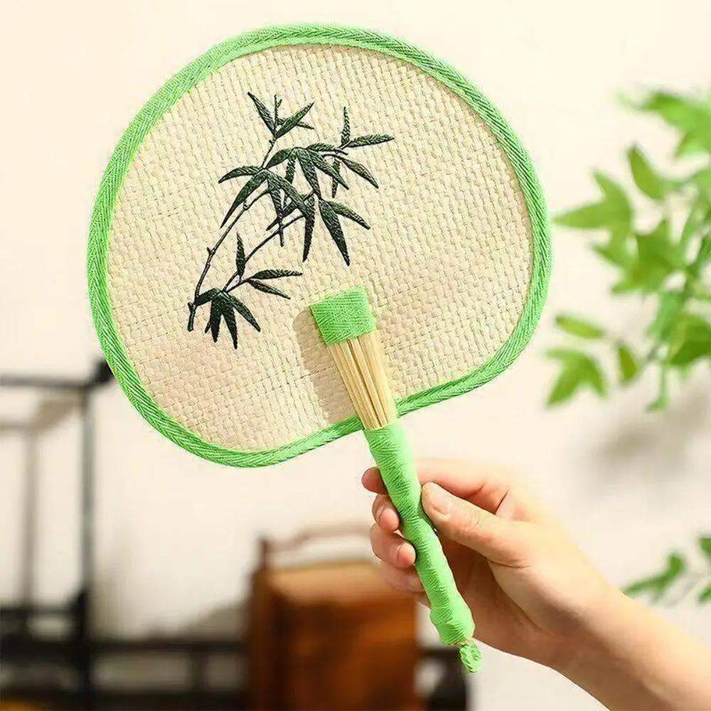 Compact Chinese Style Hand-Woven Fan Retro Portable Cattail Fan Lightweight Eco-Friendly Hand Cranked Fan Summer Use