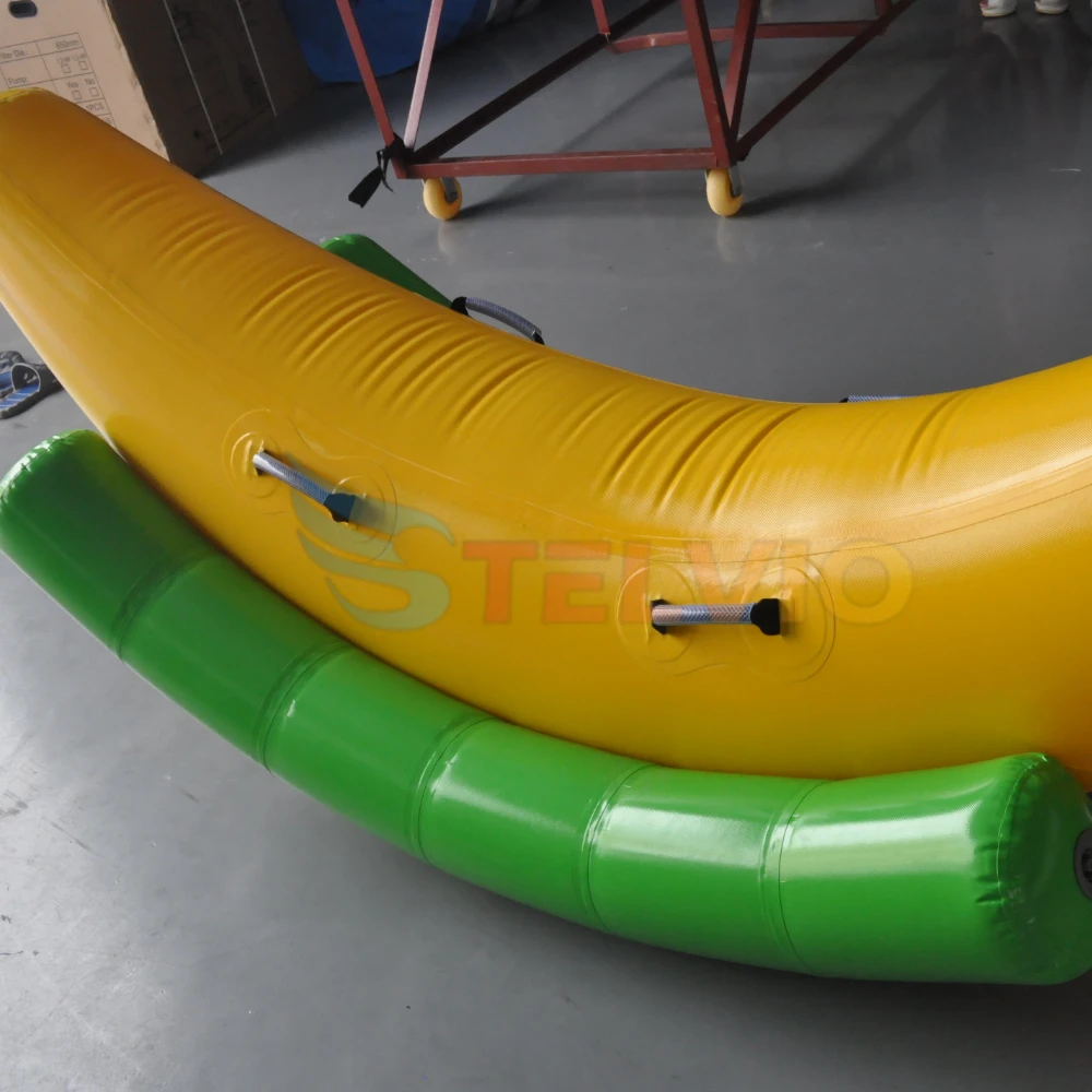 Altalena gonfiabile a Banana da 2m che gioca in spiaggia Surf equitazione giochi d'acqua giochi estivi divertenti