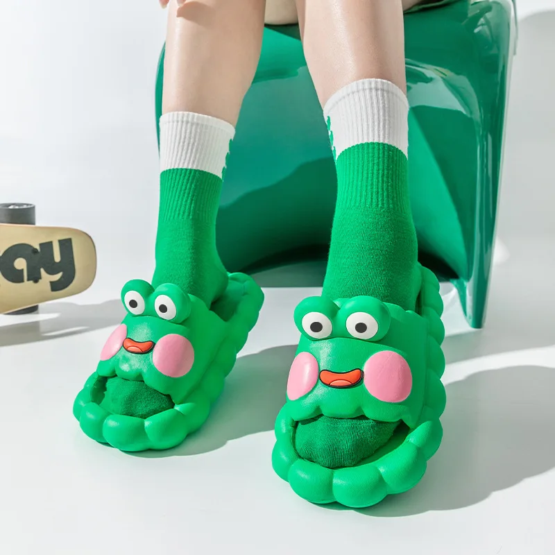 Kapcie z żabą Cartoon cute Kawaii frog flip flops women shoes summer Beach Sandal Outdoor Soft Sole Non Slip Cloud Flat Slippers