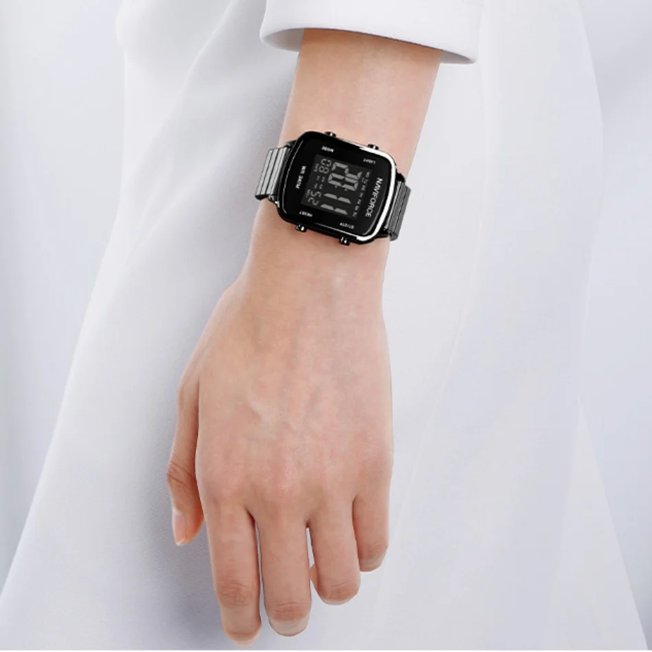 

NAVIFORCE Electronic Wristwatch Waterproof Digital Watches for Women Sport Fashion LCD Date Display Steel Strap Relogio Feminino