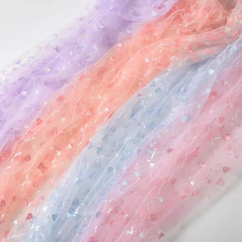 

Ткань из сетки с вышивкой пайетками в форме персиковых сердечек для шитья платьев, пышных юбок, головных уборов, модной одежды, ткань на метры