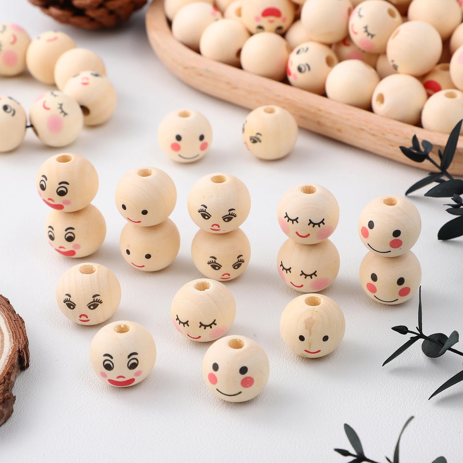 100Pcs 20mm Round Face Beads Pieces Natural Wooden Decor Chiristmas Tree Garland Craft Smiling Face Loose For Bracelets Fashion