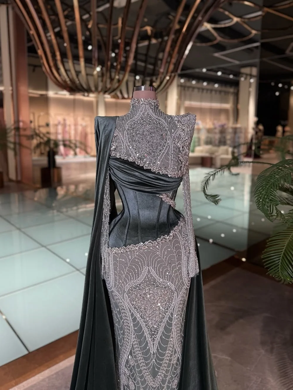 

Luxurious Beaded Diamond Evening Dress Exquisite Velvet Evening Gown 2026 Romantic 3D Floral Floor-Length Party Gown Customized