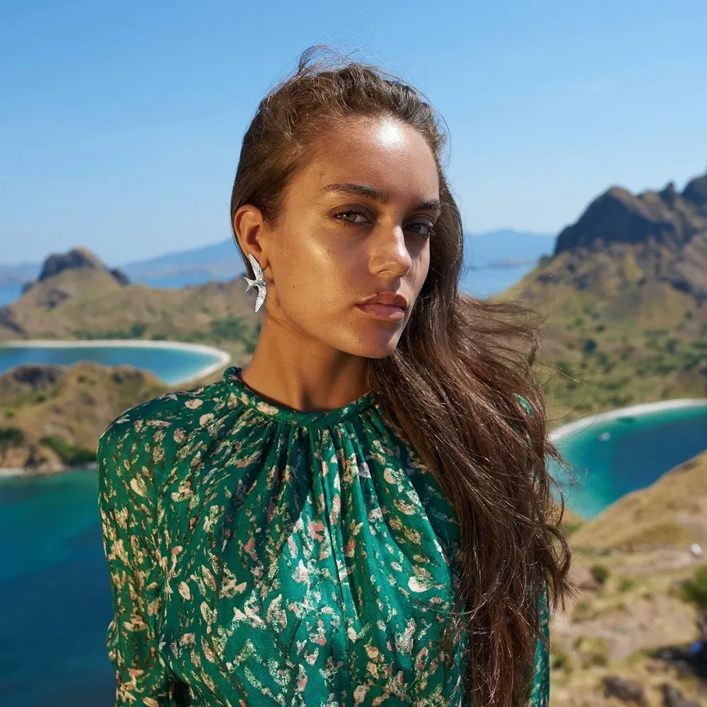 أقراط مطلية بالذهب عيار 18 من الفولاذ المقاوم للصدأ للنساء على شكل طيور ، مقاومة للماء ، عتيقة ، مجسمة ، سحر الموضة ، مجوهرات الحفلات