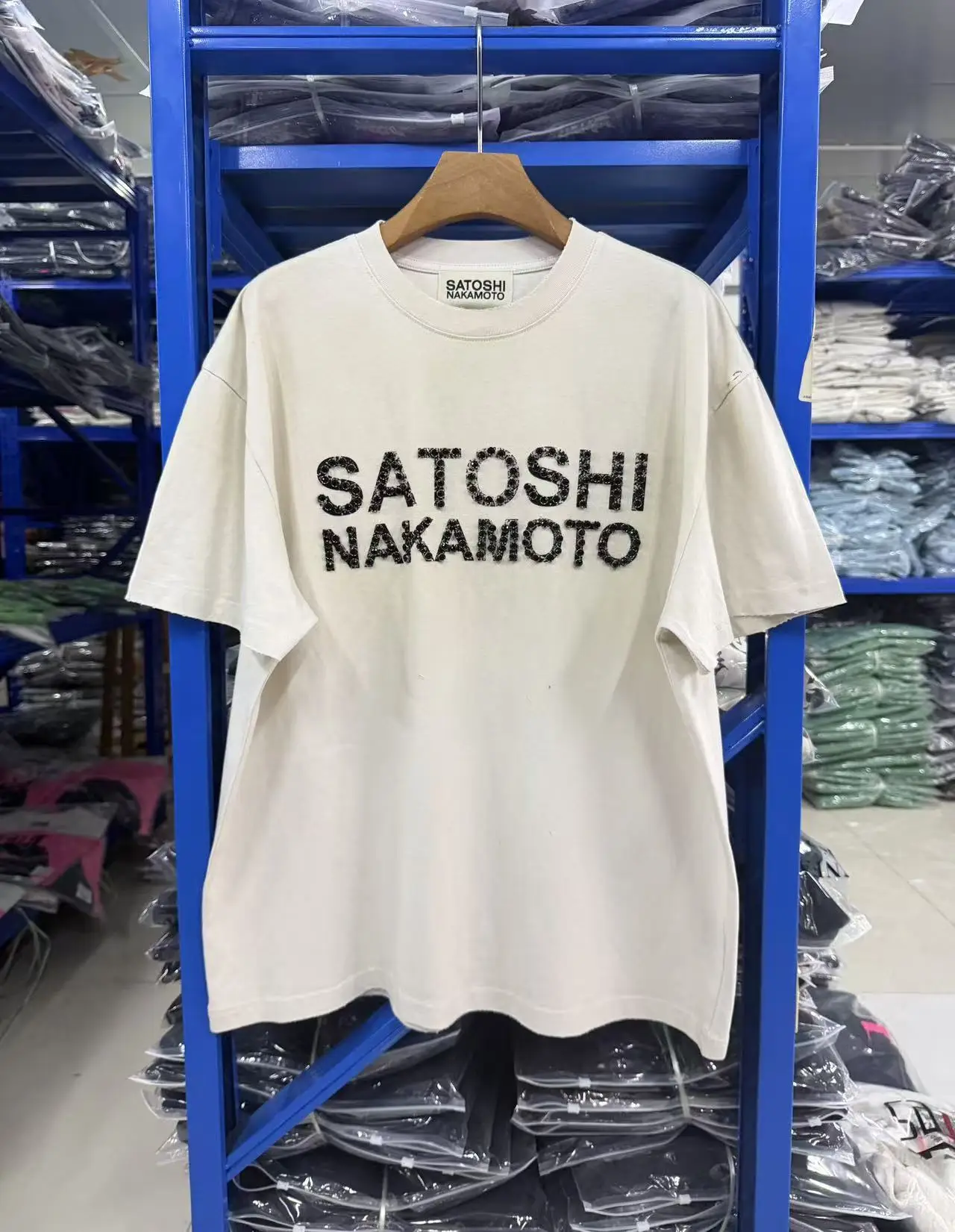 Satoshi Nakamoto Rivet T-shirt 26SS Destroyed Hole Washed White Letter Print Vintage Ripped Short-Sleeved T Shirts Men Women