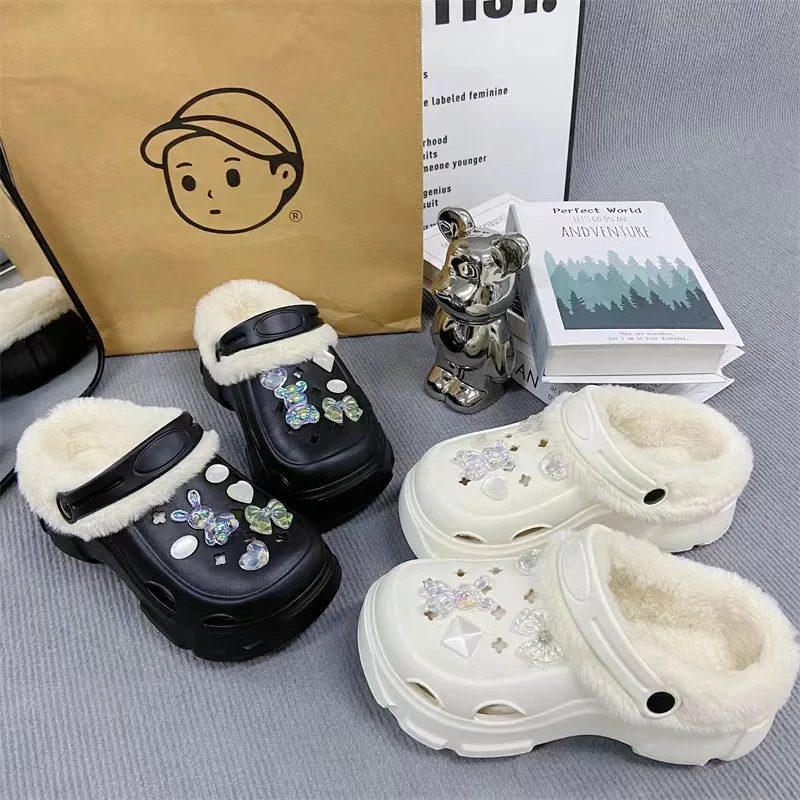 Winter Womens Classic Fur Lined Platform Clogs Slip On Platform Sandals with Charms Slide Garden Shoes Lady Wedge Clogs Mules