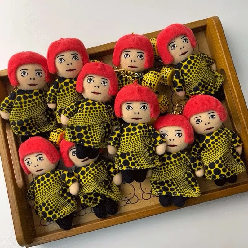 12cm neue Yayoi Kusama Yayoi Kusama Humanoid Polka Dot Plüsch Schlüssel bund Tasche Anhänger Spielzeug Anhänger als Geschenk