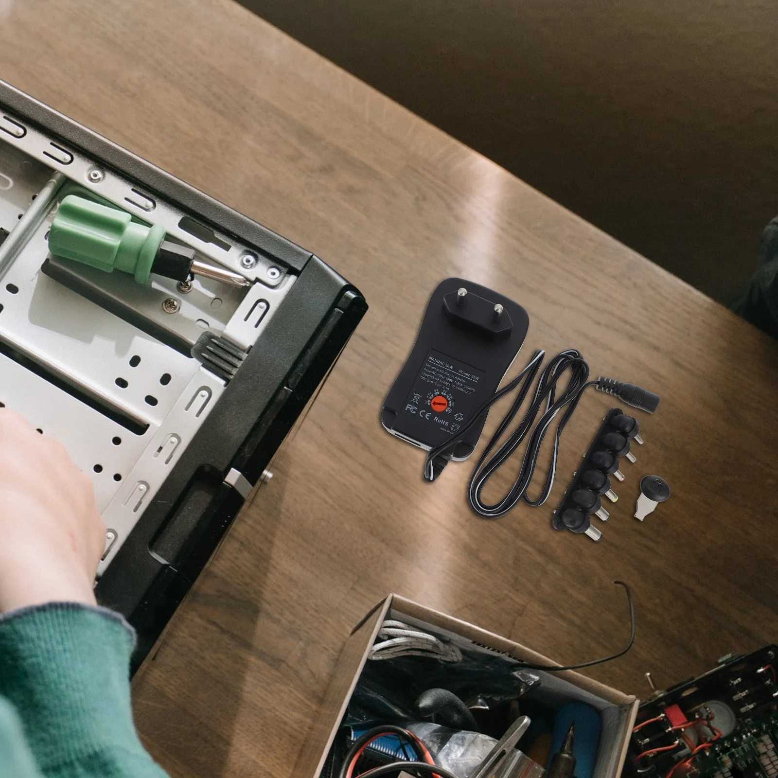 

1Set Power Adapter Voltage Converter 3-12V Low Temperature Plastic Shell Overcurrent Overvoltage Protection for Laptop Robot