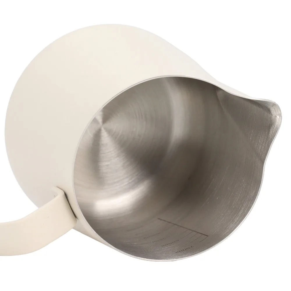 304 Stainless Steel Milk Frothing Pitcher Slant Spout Clear Scale Latte Art Pitcher No-Drip Design 500/750ML Capacity